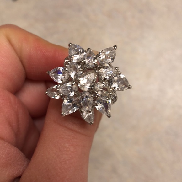 Ring - Picture 3 of 3